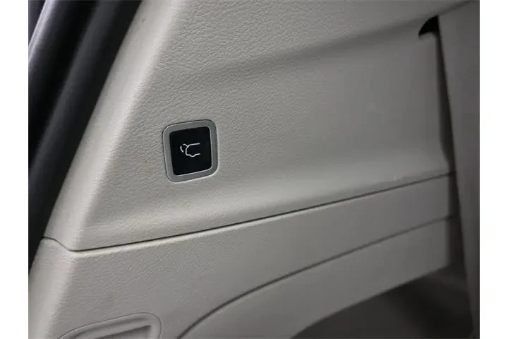 $23761 : Chrysler Pacifica 2023 Touri image 10