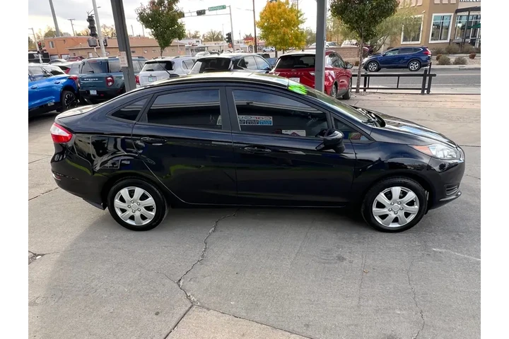 2018 Fiesta S Sedan image 4