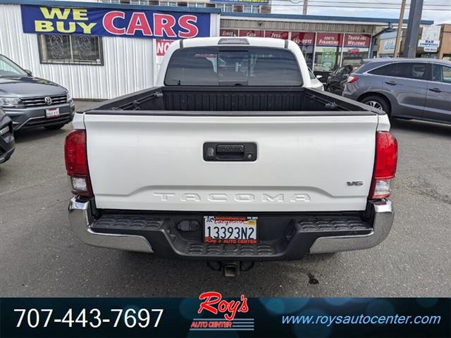 $32995 : 2018 Tacoma SR5 V6 4WD Truck image 7