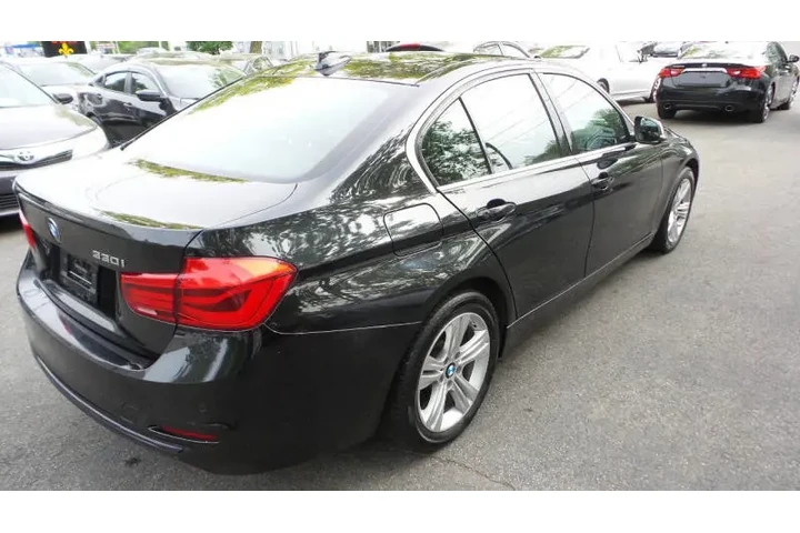 $11975 : 2017 BMW 3 Series 330i xDrive image 6