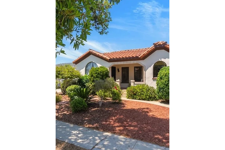 $1500 : BEAUTIFUL HOME FOR RENT image 2