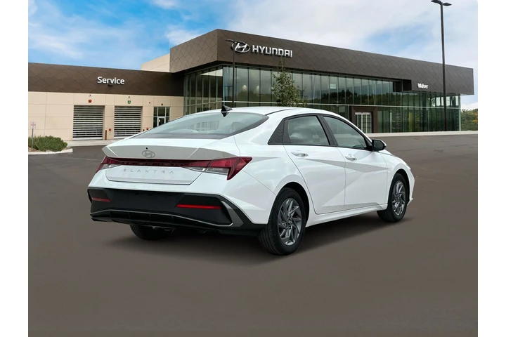 $19998 : Hyundai ELANTRA 2024 SEL 4dr image 7