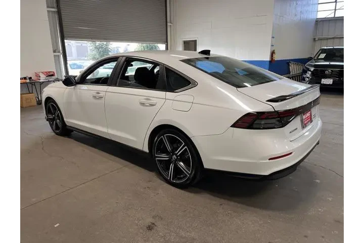 $20991 : Honda Accord Hybrid 2023 Spo image 5