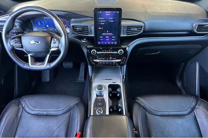 $40000 : Ford Explorer 2023 AWD ST 4d image 9