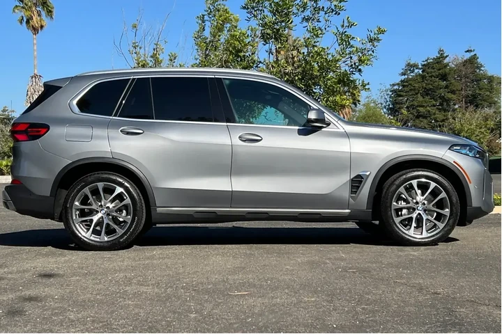 BMW X5 2025 AWD xDrive40i 4d image 2
