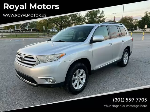 $9400 : 2011 Highlander SE image 2