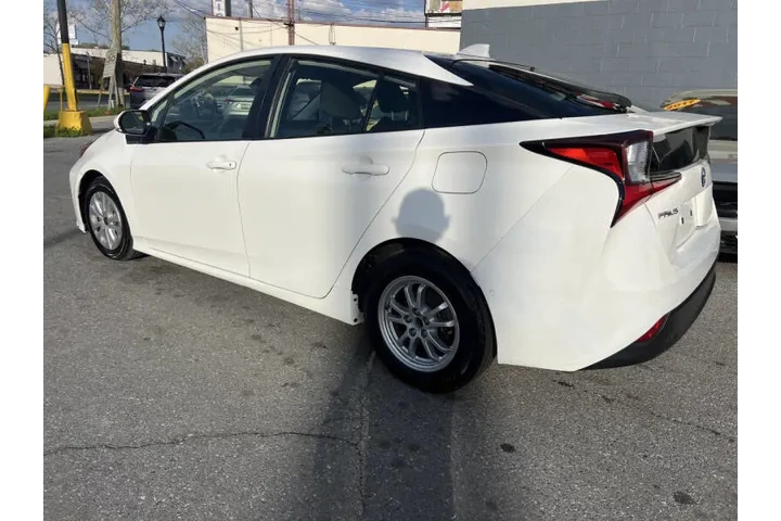$13900 : 2021 Prius LE image 6
