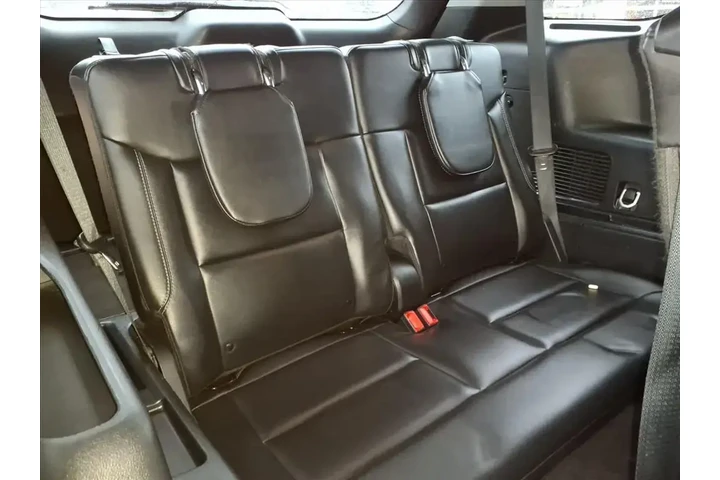 $28777 : Ford Explorer 2023 AWD XLT 4 image 8