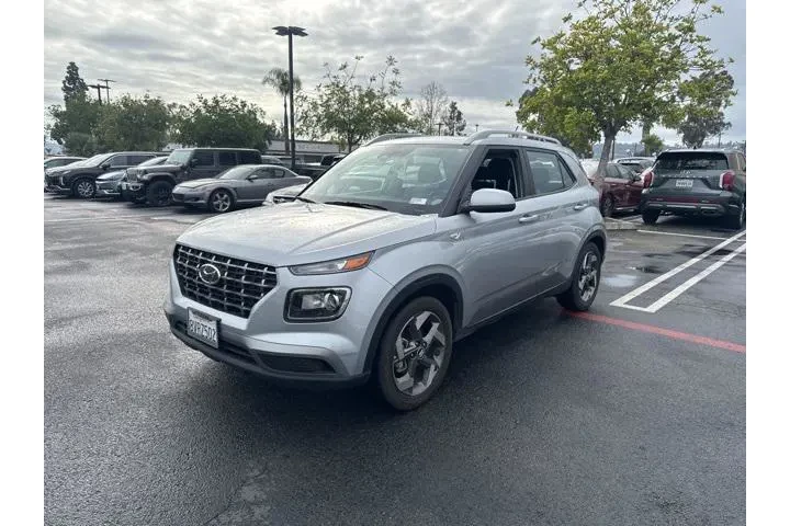 $18900 : Hyundai VENUE 2023 SEL 4dr C image 1