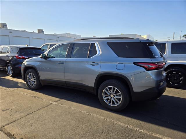 $30603 : Pre-Owned 2023 Traverse LT Cl image 2