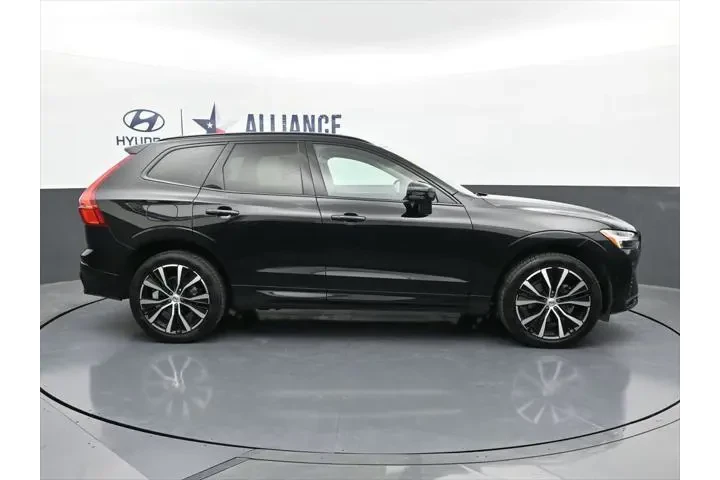 $35036 : Volvo XC60 2023 B5 Plus Dark image 9