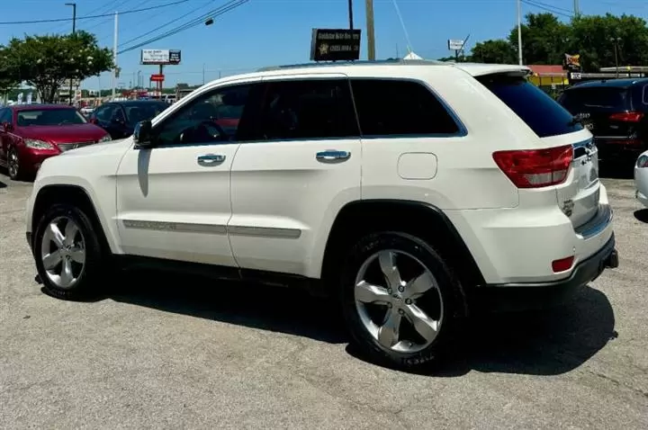 $6900 : 2011 Grand Cherokee Overland image 4