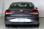 $17291 : Hyundai ELANTRA 2021 SEL 4dr thumbnail