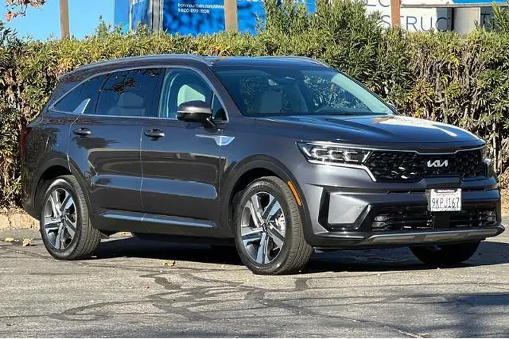 $34999 : Kia Sorento Plug-In Hybrid 2 image 10