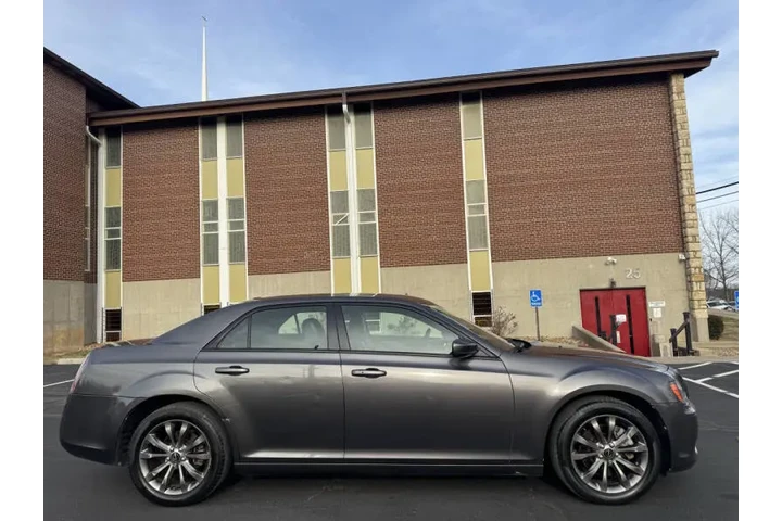 $8999 : 2014 300 S image 5