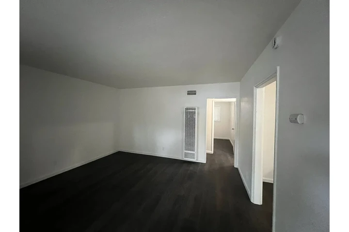 $800 : family. MAIN HOME: image 2