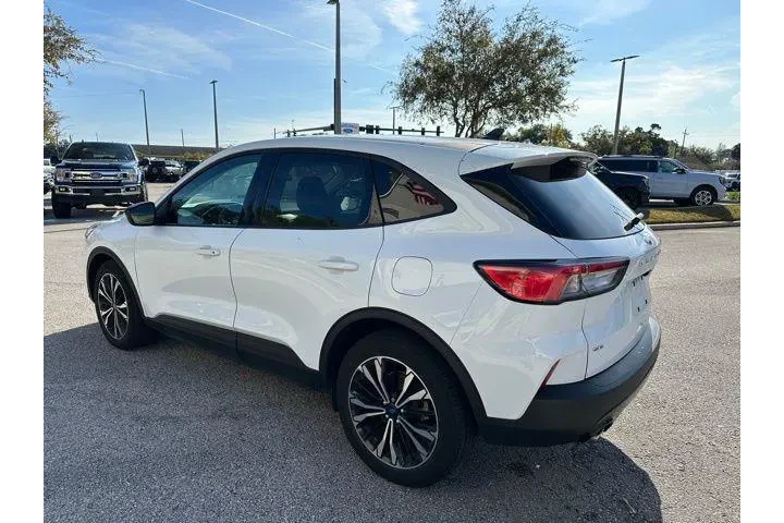 $19825 : Ford Escape 2022 SE 4dr SUV image 5
