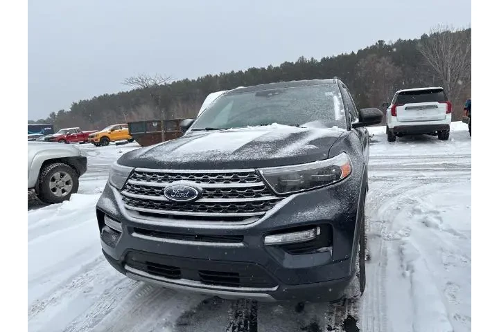 $33831 : Ford Explorer 2023 AWD XLT 4 image 2