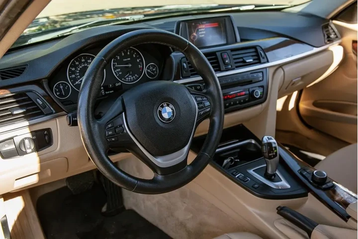 $9950 : 2015 BMW 328i image 9