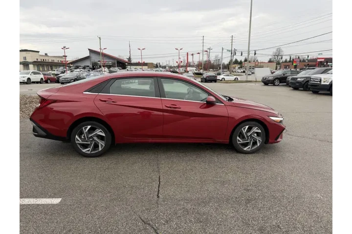 $17850 : 2025 Elantra SEL Convenience image 8