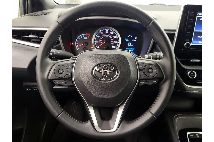 $24998 : Toyota Corolla Hatchback 202 image 10