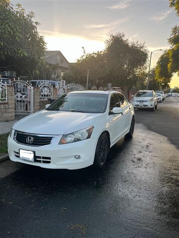 $4500 : 2009 Honda Accord image 1