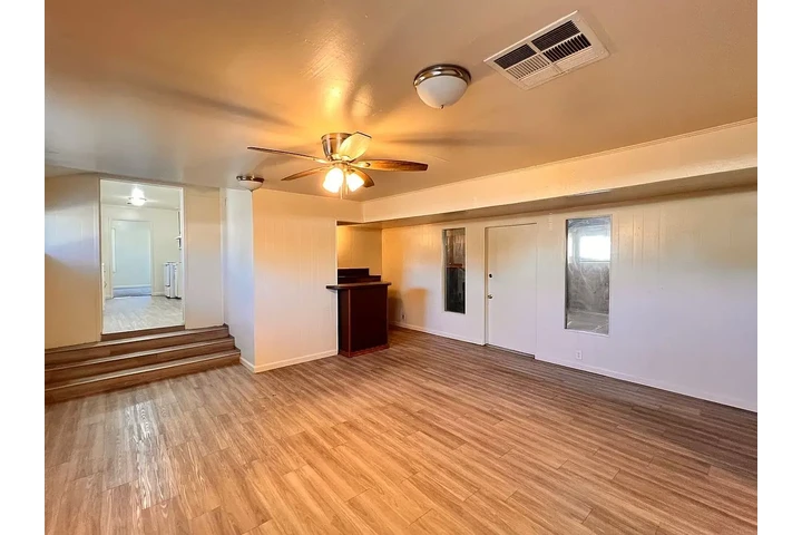 $1400 : Delightful three bedroom house image 5