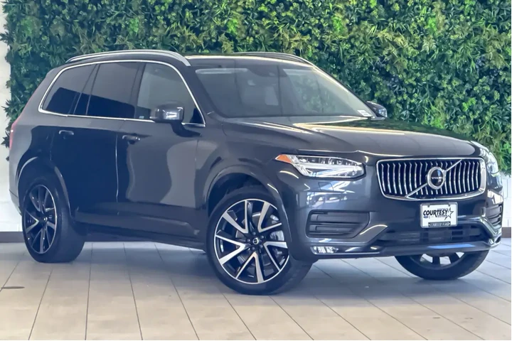 $32402 : Volvo XC90 2022 AWD T6 Momen image 8