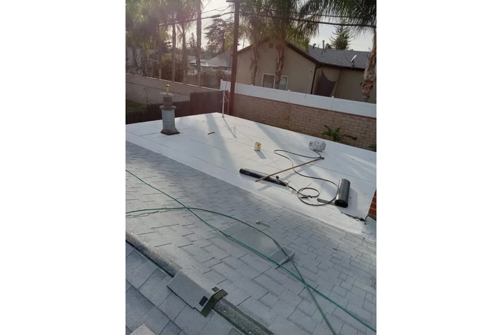 Sarmiento's Roofing image 5