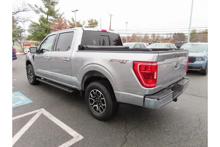$40000 : Ford F-150 2023 4x4 XLT 4dr image 7