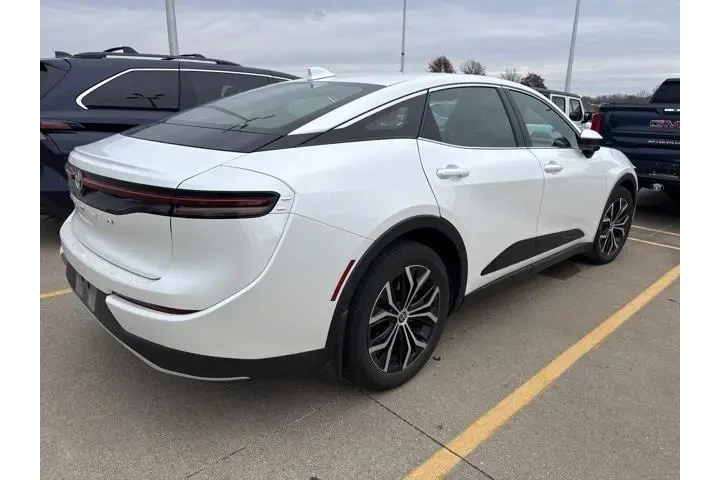 $35933 : Toyota Crown 2023 AWD XLE 4d image 8