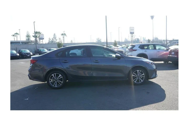 $18250 : 2024 Forte LXS image 5