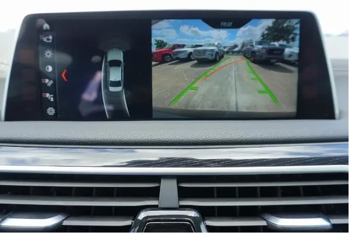 $32988 : BMW 7 Series 2018 750i 4dr S image 9