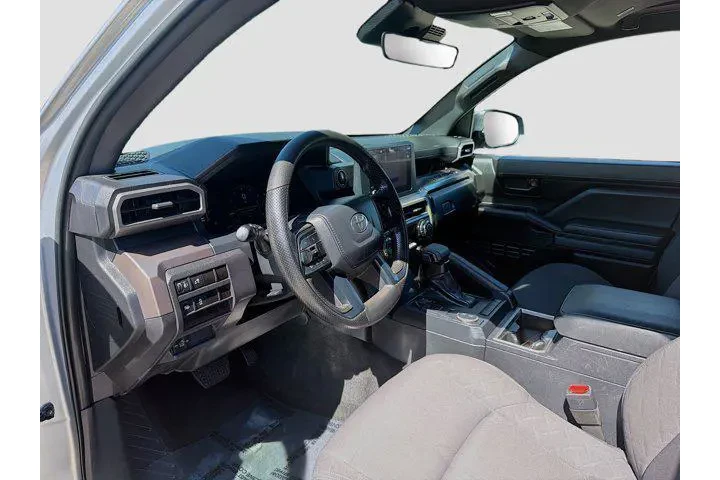 $28300 : Toyota Tacoma 2024 4x2 SR5 4 image 7