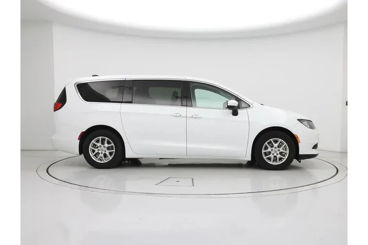 $21998 : Chrysler Voyager 2023 LX 4dr image 7