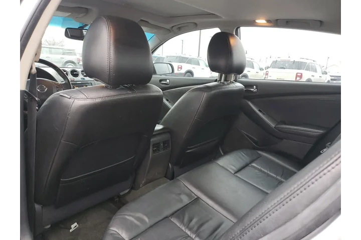 $7850 : Nissan Altima 2012 3.5 SR 4d image 9