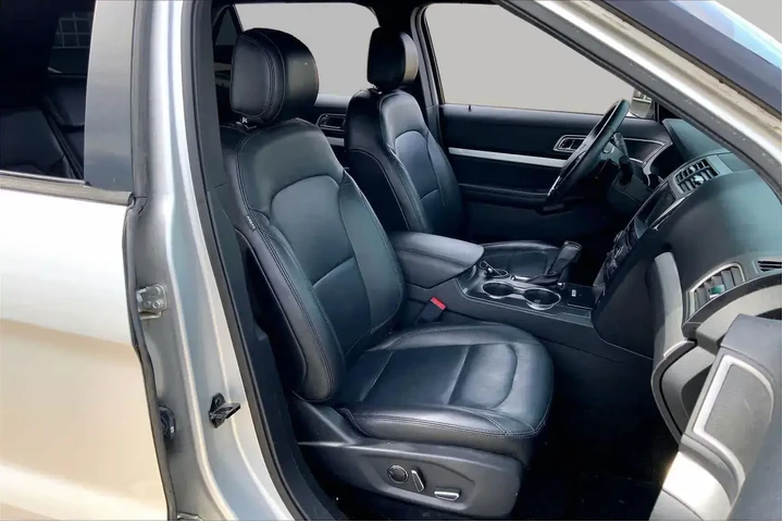 $12865 : Ford Explorer 2017 XLT 4dr S image 9