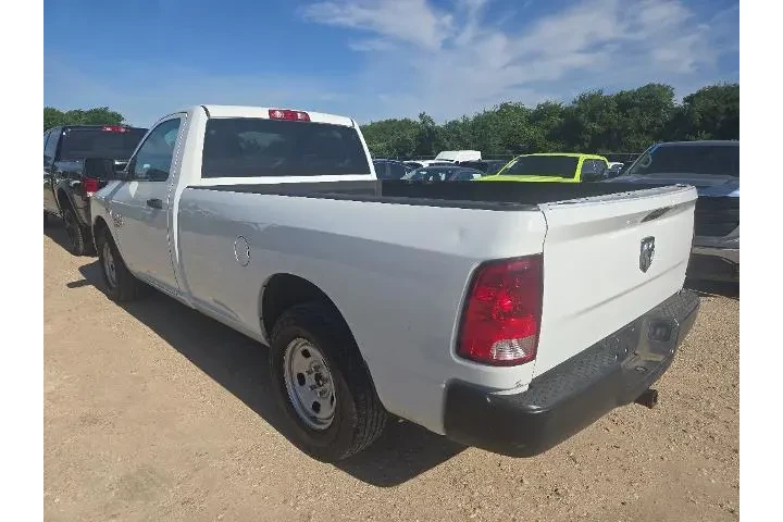 $18078 : Ram 1500 Classic 2021 4x2 Tr image 2