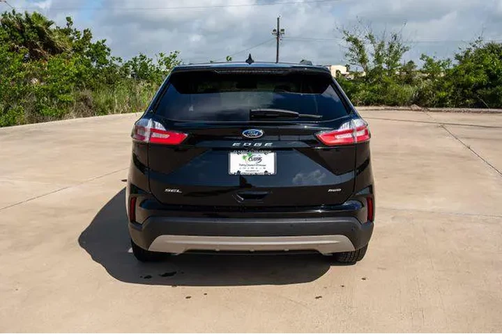 $10156 : Ford Edge 2015 SEL 4dr Cross image 9