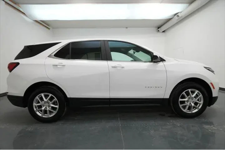 $17900 : Chevrolet Equinox 2022 4x4 L image 10