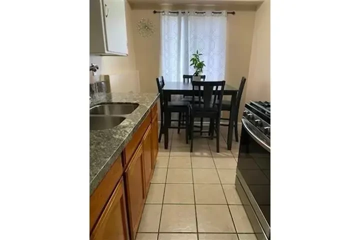 $1800 : COMPTON CASITA REMODELADA image 4
