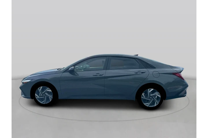 $24420 : Hyundai ELANTRA Hybrid 2025 image 6