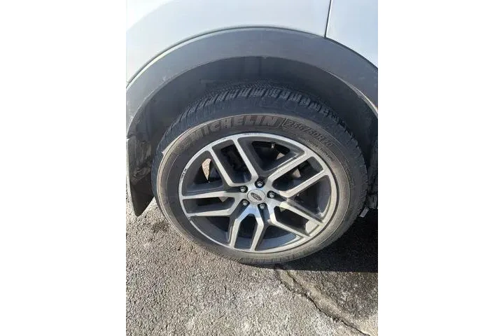 $17995 : Ford Explorer 2017 AWD Sport image 7