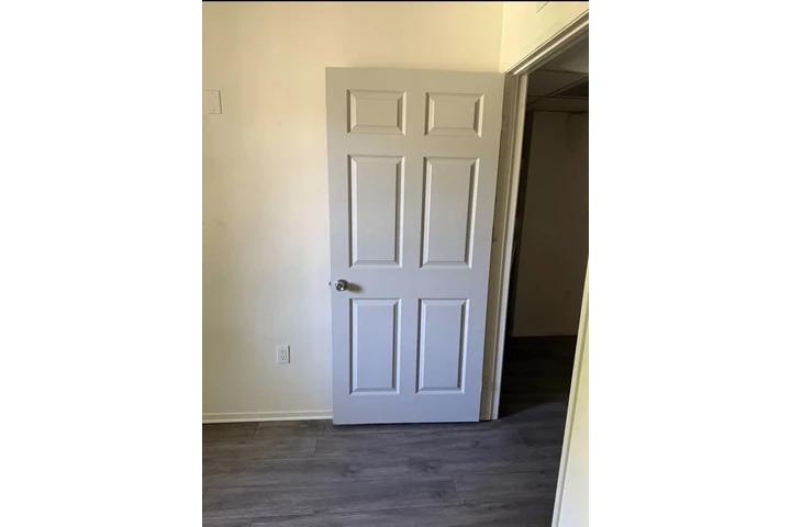 $750 : Cuarto de Renta image 3