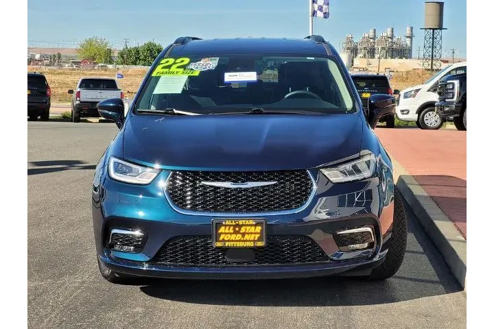 $29300 : Chrysler Pacifica Hybrid 202 image 2