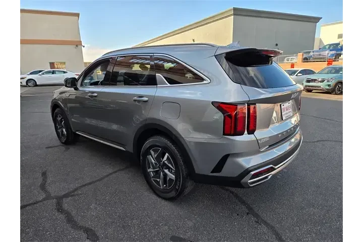 $22950 : Kia Sorento Hybrid 2022 S 4d image 4