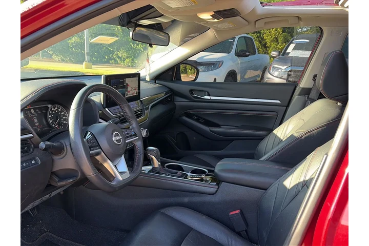 $25964 : Nissan Altima 2023 2.0 SR 4d image 4