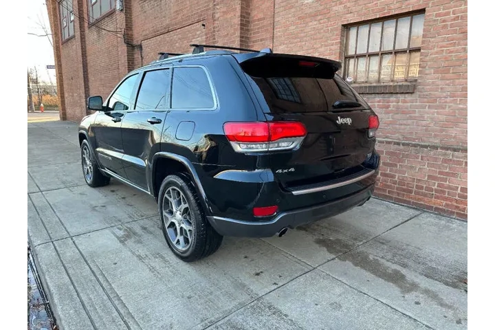 $24000 : 2018 Grand Cherokee Sterling image 4