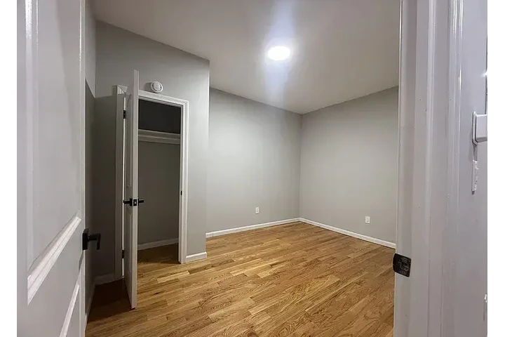 $1250 : HOUSE RENT IN INDIANAPOLIS image 4