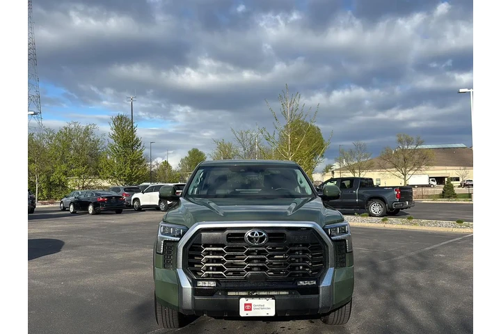 $50989 : Gold Certified 2022 Tundra Li image 7